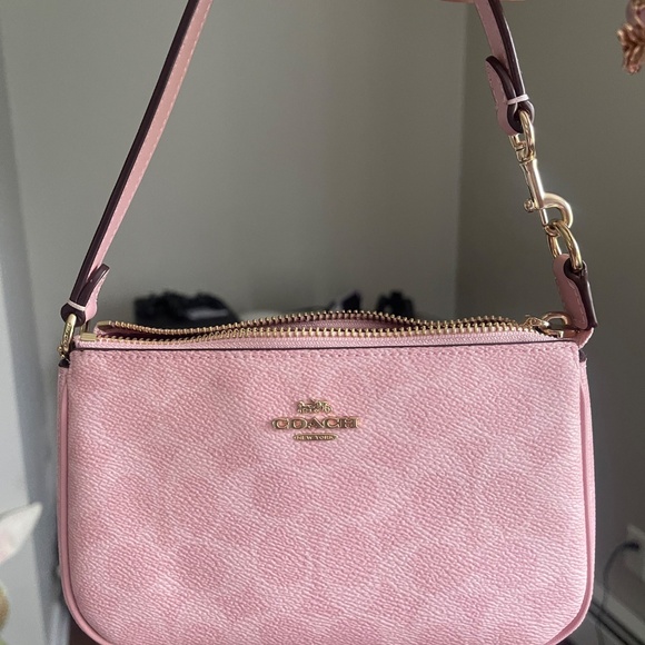 Nolita 19 In Signature Canvas - Picture 6 of 9